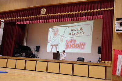 スライド＆実演で勧誘する部活も！